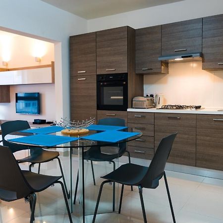Sh5A-Qawra Prime Location 2 Bedroom Apartment セント・ポールズ・ベイ エクステリア 写真