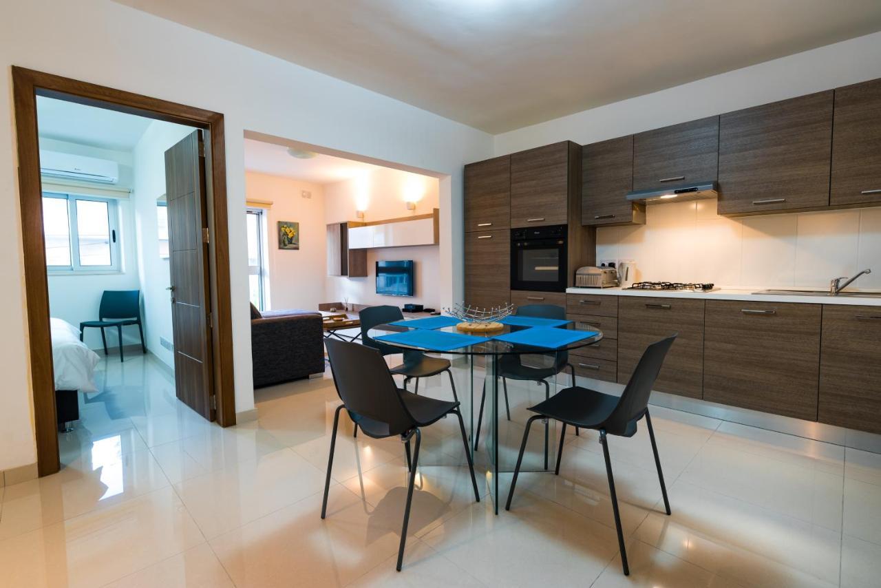 Sh5A-Qawra Prime Location 2 Bedroom Apartment セント・ポールズ・ベイ エクステリア 写真